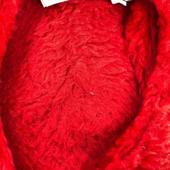 La Senza Red Snowflake Pattern Fuzzy Short Indoor Winter Christmas Slippers L/XL - Picture 8 of 13